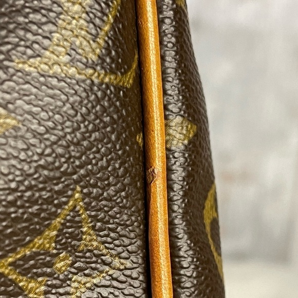 โSOLDโ LOUIS VUITTON manhattan in monogram - Picture 15 of 17